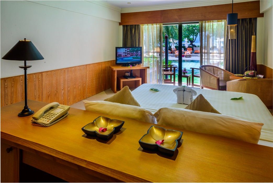 Seaview Patong Hotel - Sha Plus Bagian luar foto
